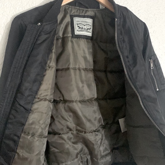 Levi’s Bomber Jacket - Picture 6 of 7